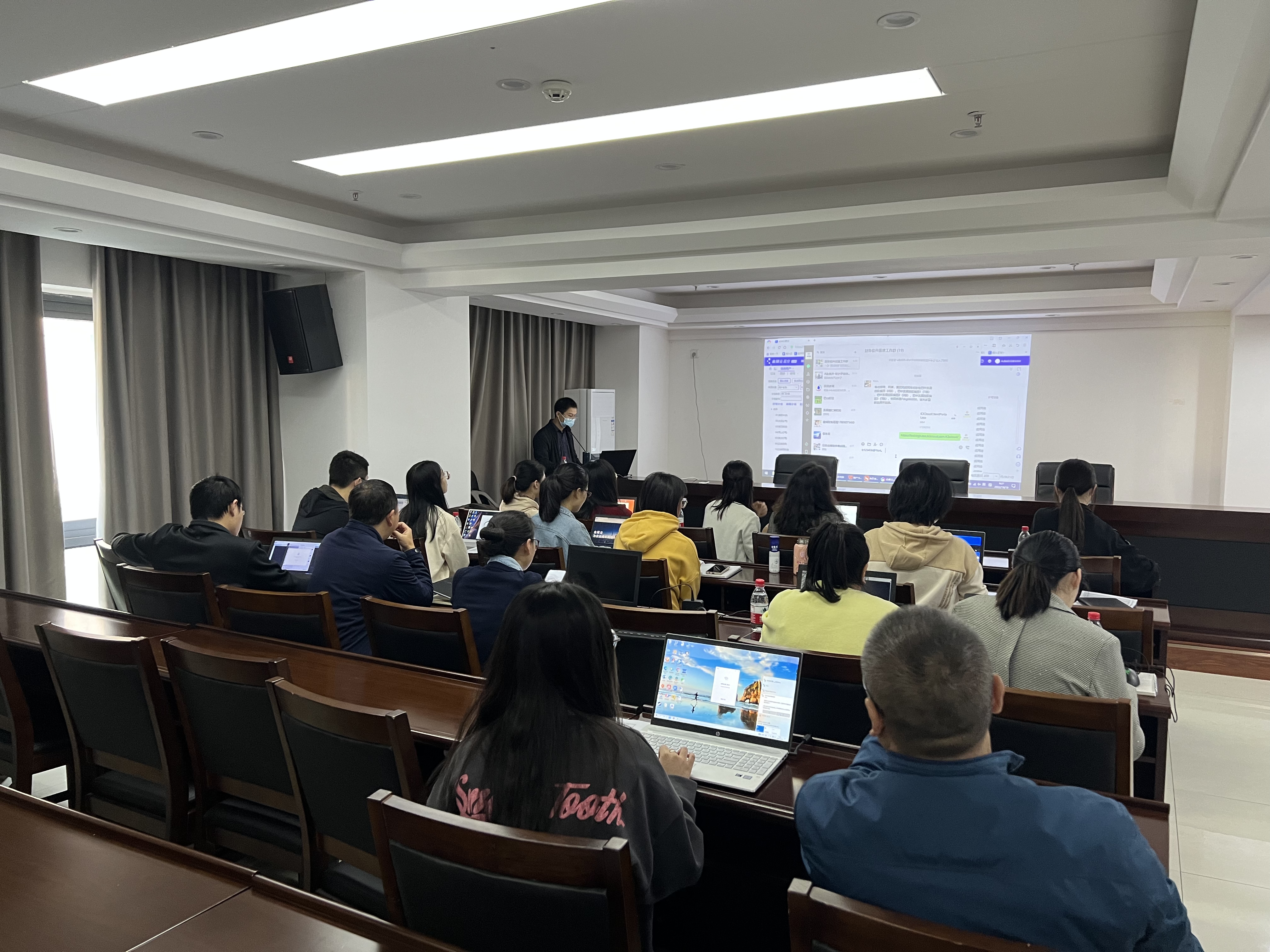 巴中發(fā)展控股集團(tuán)召開(kāi)財(cái)務(wù)軟件使用培訓(xùn)會(huì)