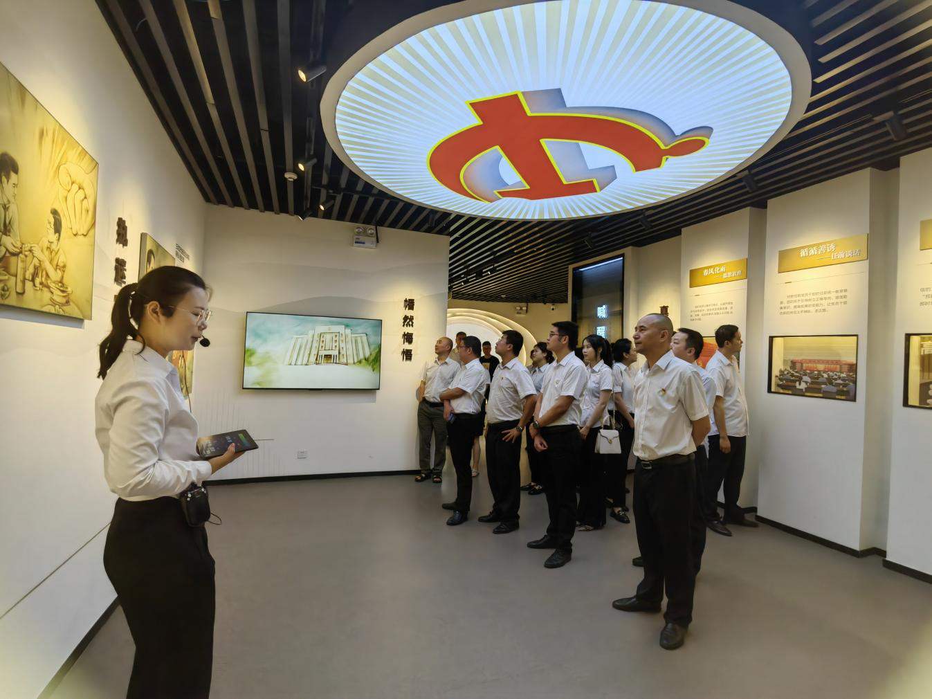 市秦巴農(nóng)擔(dān)公司開展“學(xué)習(xí)黨規(guī)黨紀(jì)、筑牢廉潔底線”黨紀(jì)學(xué)習(xí)主題黨日活動